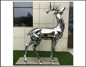 不锈钢镜面鹿子雕塑